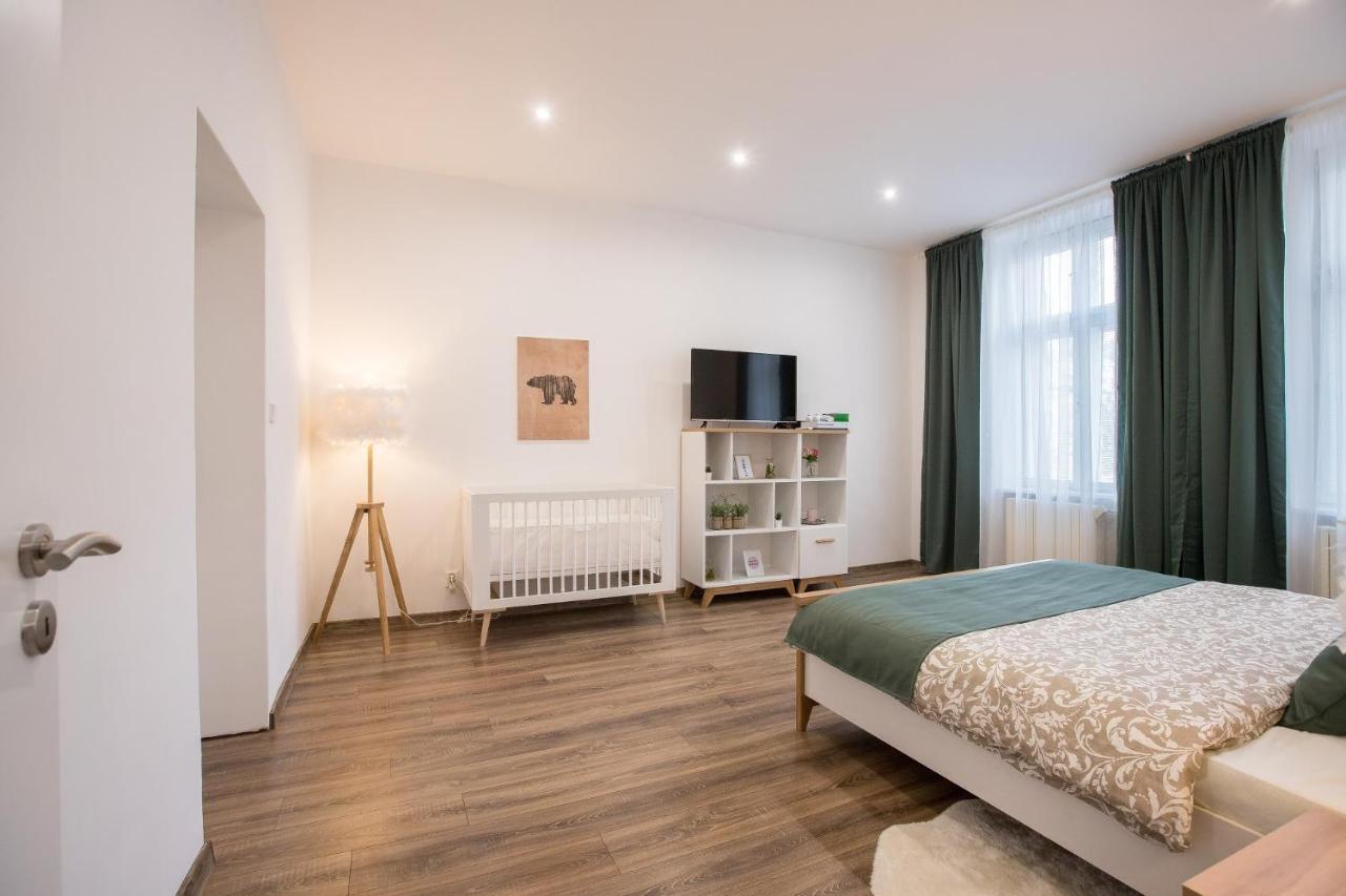 Family Apartment Ostrava Exterior photo