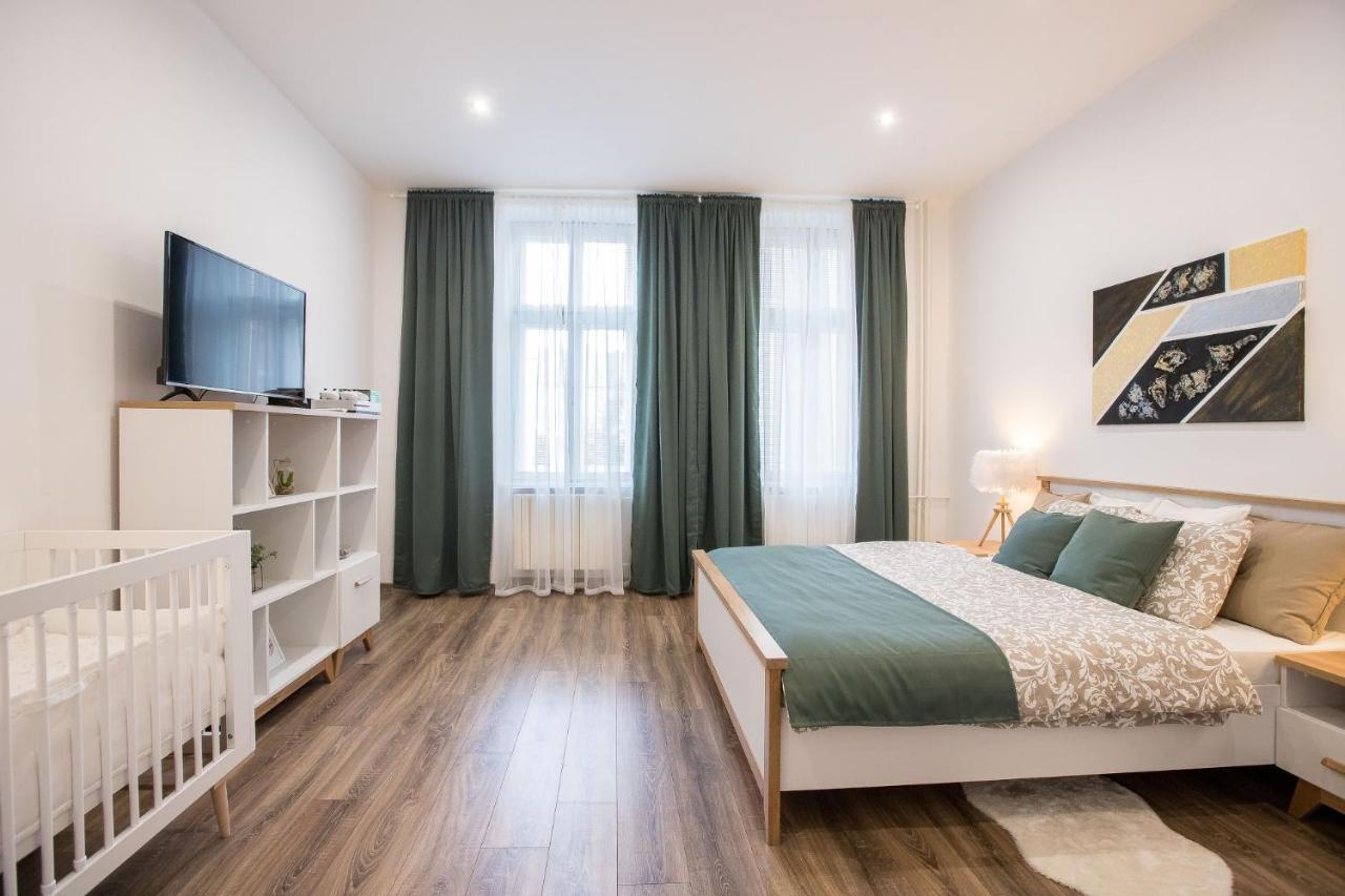Family Apartment Ostrava Exterior photo
