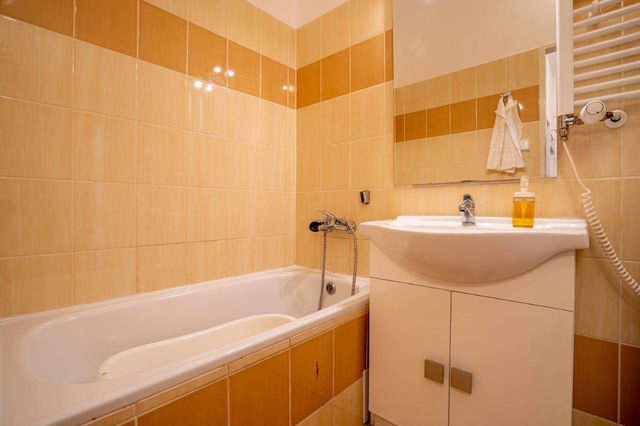 Family Apartment Ostrava Exterior photo