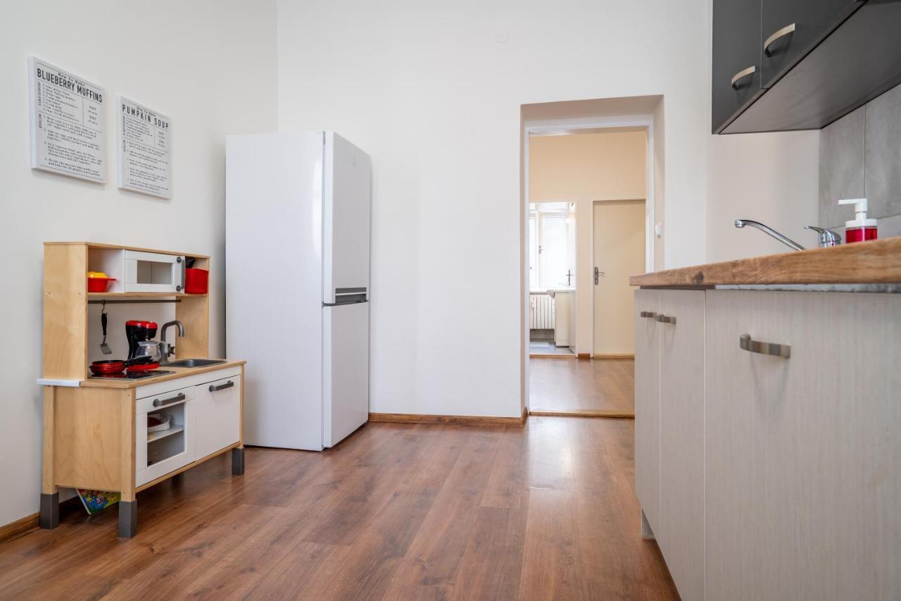 Family Apartment Ostrava Exterior photo