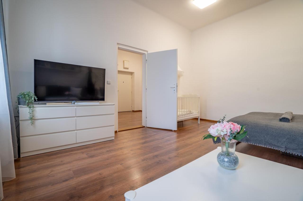 Family Apartment Ostrava Exterior photo